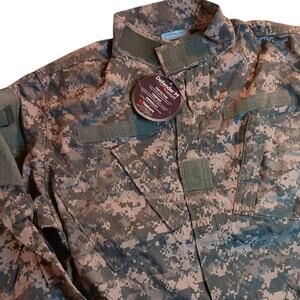 Defender M Army Combat Uniform FR Jacket Medium/Regular Multi Camo Rip Stop
